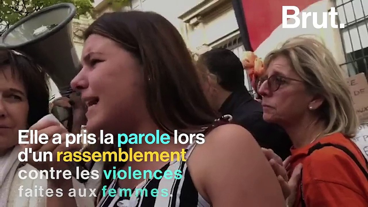 L’appel poignant d’une adolescente lors d’un rassemblement contre les violences faites aux femmes