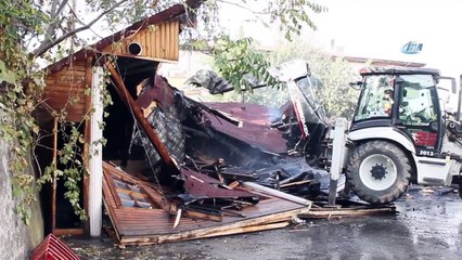 Eski Hastane Kantini Alevlere Teslim Oldu