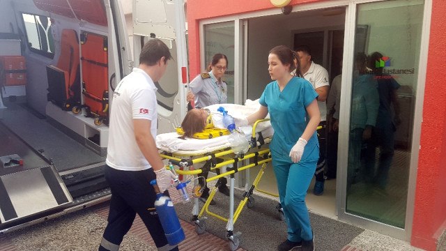 Annesiyle Birlikte Yolun Karşısına Geçerken Otomobil Çarpan 6 Yaşındaki Çocuğun, Beyin Ölümü Gerçekleşti