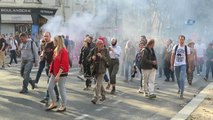 Fransa'da Hükümetin Sosyal Politikası Protesto Edildi