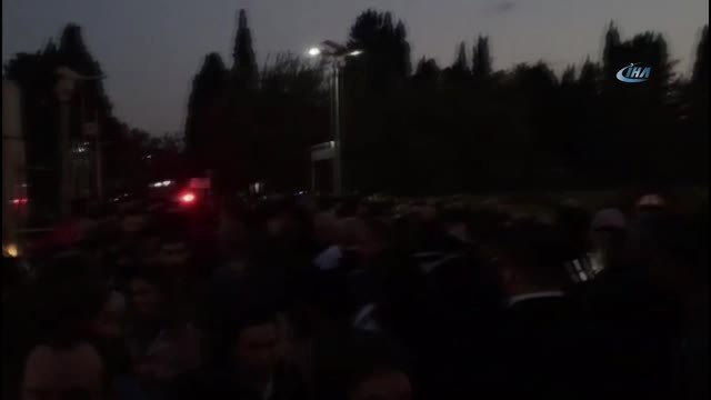 Edirnekapı Metrobüs Durağında İnsan Seli