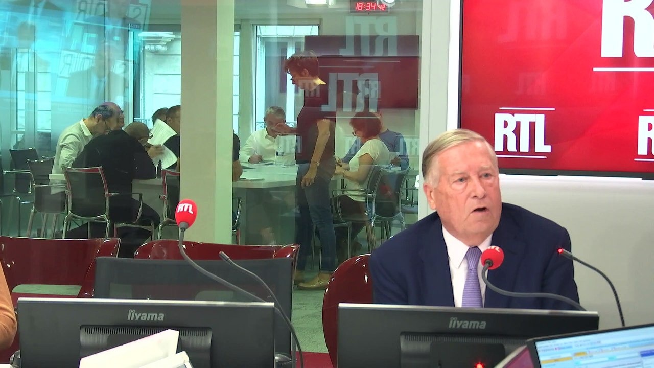 "Tous les remaniements ont été des affaiblissements", estime Alain Duhamel