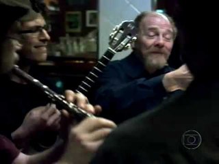 Som e Fúria - Danilo Moraes e Wandi Doratiotto cantam "Pega leve Hamlet"