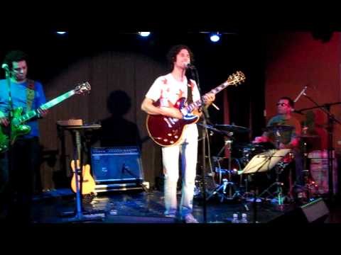 Danilo Moraes - Ledo Engano (D. Moraes / G. Nascimento)