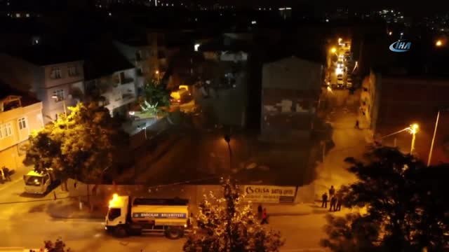 Bağcılar'da Çökme Riski Olan Binanın Yıkım Çalışması Havadan Görüntülendi