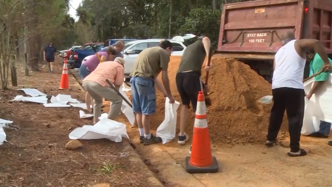 美 허리케인 '마이클' 세력 커져...12만 명 대피령 / YTN