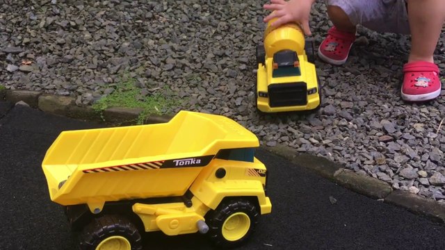 Tonka POWER MOVERS Dump Truck and Cement Mixer with Keith's Toy Box
