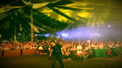 Trang Pháp hát Chỉ Là và We don't talk anymore làm nổ tung sân khấu