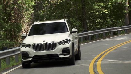 BMW X5 xDrive30d Driving Video