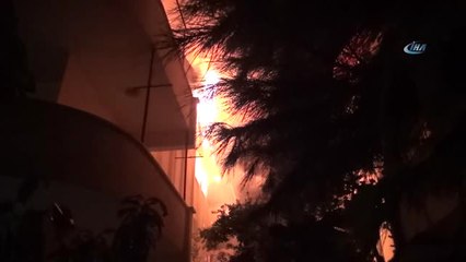 Fethiye'de Bir Apartman Alev Alev Yandı