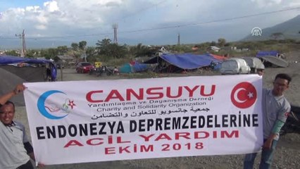 Cansuyu Endonezya'da Depremzede 200 Aileye Çadır Dağıttı