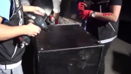 Diyarbakır'da Saz, Gitar ve Hoparlörden Uyuşturucu Çıktı