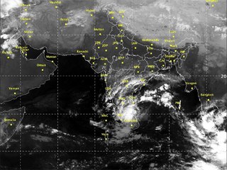 ലുബാന്‍ ഭീതി ഒഴിഞ്ഞപ്പോള്‍ തിത്‌ലി എത്തുന്നു | Oneindia Malayalam
