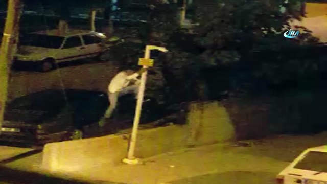 Direğe tırmanıp güvenlik kamerasını böyle çaldı