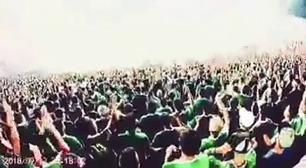 قوات القمع المغربية تمنع جمهور الرجاء من أنه يغني هاد الديسك ... بلاد الحگرة و القمع