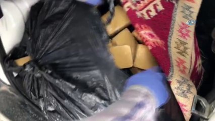 Park halindeki araçta 51 kilo 420 gram eroin ele geçirildi
