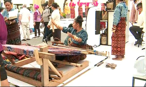 Tenun Ikat Jadi Daya Pikat Delegasi IMF-World Bank 2018