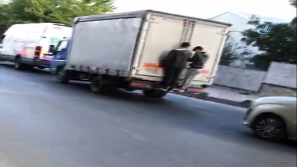 Çocukların tehlikeli kamyonet yolcuğu kamerada