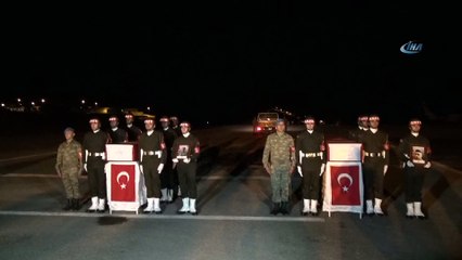 Hakkari’de şehitler için tören düzenlendi