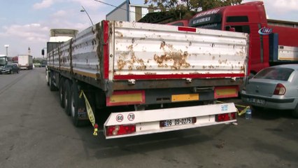 Tırın patlayan körüğü tamircinin yüzünü parçaladı