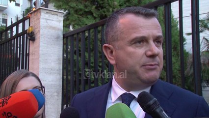 Salianji publikon nje kamer te fshehte te Fredi Alizotit