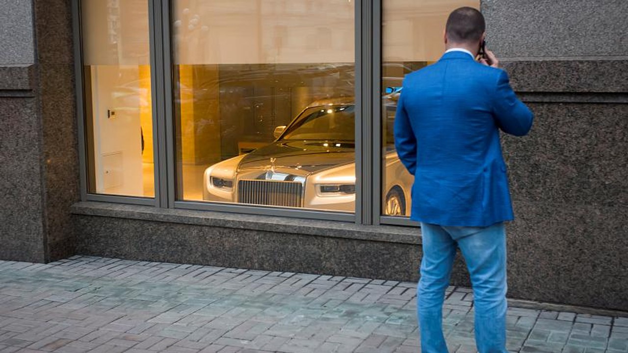 Kritik an Pass-Handel: 'Prostitution des Schengen-Systems'