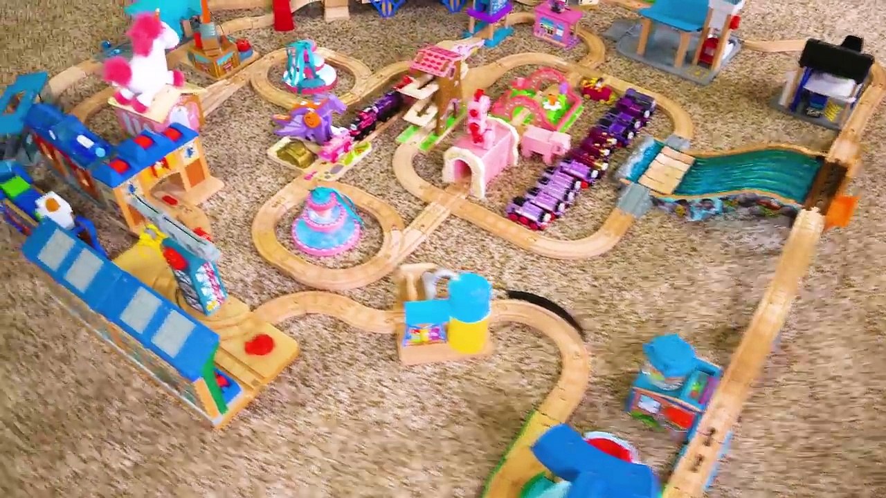 BLUE THOMAS TRACK! With the BRIO Smart Tech Workshop! Fun Toy Trains for Kids