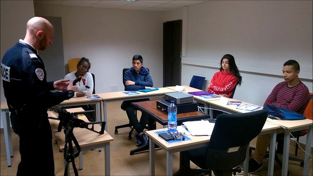 Oyonnax : collégiens en visite au commissariat de la Police nationale