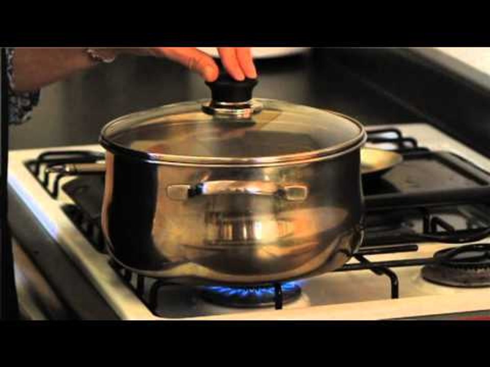 Caldo de pollo con garbanzos - Chicken Soup with Garbanzo Beans