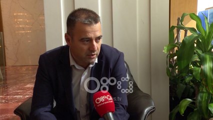 Ora News - Vonesat e avionëve, Minarolli: Autoritetet shqiptare të penalizojnë kompanitë me oraret