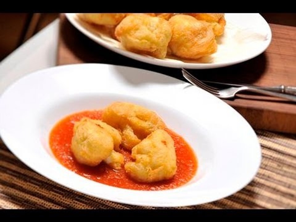 Coliflor capeada con salsa de jitomate - Cauliflower with Tomato Sauce