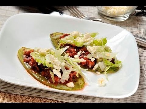Huaraches de nopal con tinga de jamaica - Cactus Huaraches with Jamaica Tinga