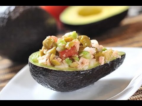 Aguacates rellenos de atún - Stuffed avocados - Recetas de cocina fáciles