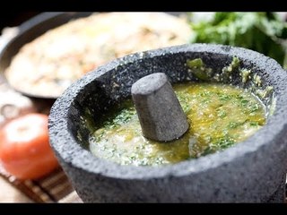 Download Video: Salsa verde morelense - Green salsa - Recetas de salsa