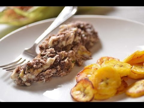 Huevos tirados - Srambled eggs with refried beans - Recetas de desayunos