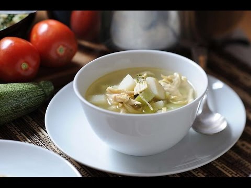 Caldo de pollo ligero