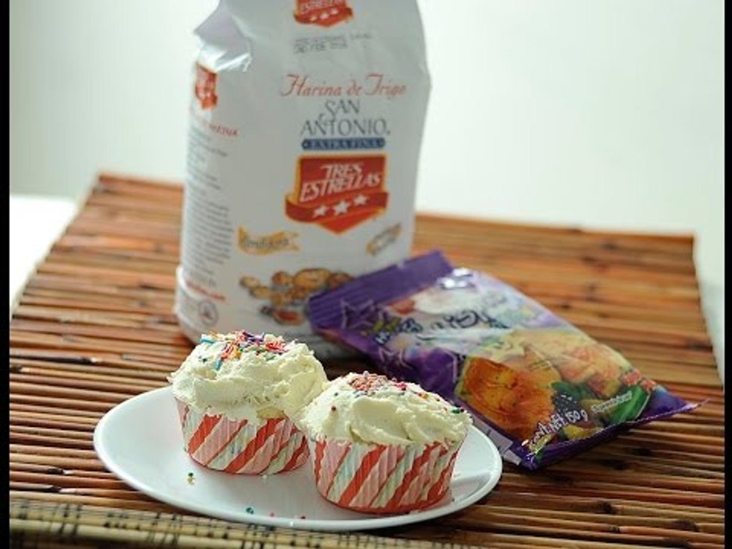 Descubrir 47+ imagen como hacer cupcakes con harina para pastel