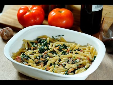 Pasta de pluma con tocino y acelgas - Receta fácil