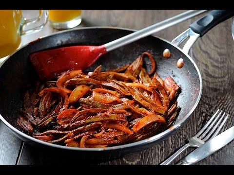 Nopales adobados con salsa de chiles