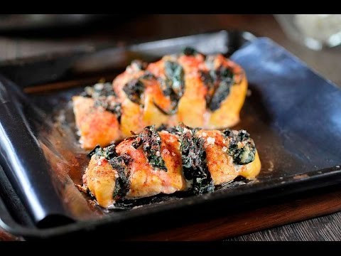 Pechugas de pollo al horno rellenas de queso y espinacas