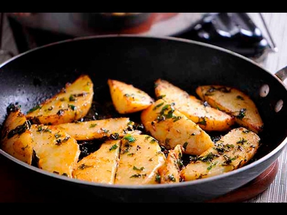 Gajos de papa al limón