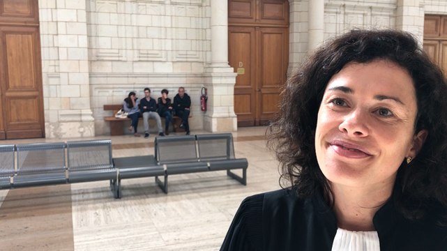 Clips de RosGang: rappeurs et figurants relaxés