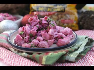 Ensalada Navideña de pasta con betabel