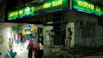 Delhi के Corporation Bank में दिनदहाड़े Robbery, Cashier की गई जान | वनइंडिया हिन्दी