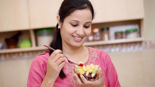Navratri Fast Diet: नवरात्रि में खाली पेट करें इन चीज़ों का सेवन | Boldsky