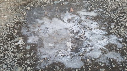 설악산에 첫 얼음...지난 해보다 12일 늦어 / YTN