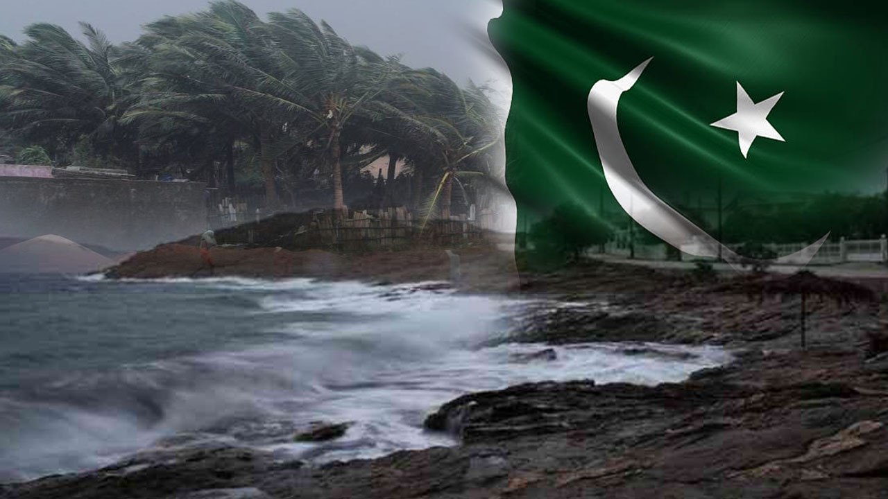 Titli Cyclone का Pakistan से क्या है कनेक्शन, तूफान का नाम 'तितली' क्यों | वनइंडिया हिंदी