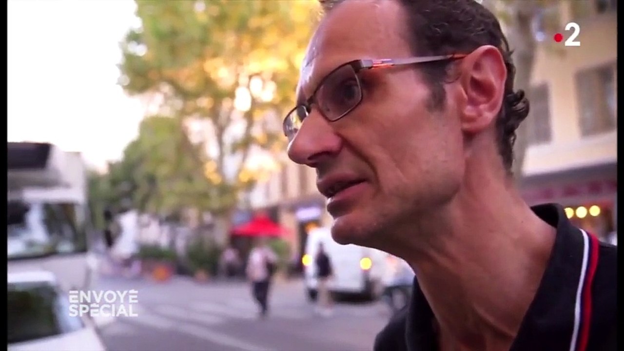 On l'appelle la "voiture-vampire" ou la "sulfateuse à PV", elle scanne 12 000 plaques d'immatriculation par jour