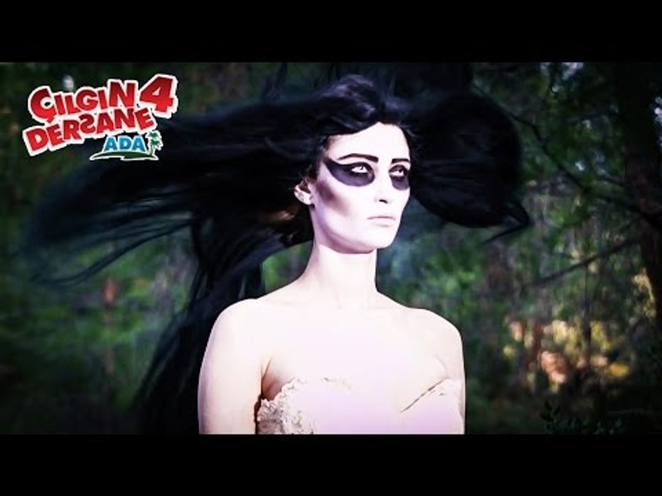 Çılgın Dersane 4: ADA - Hayalet Gelin