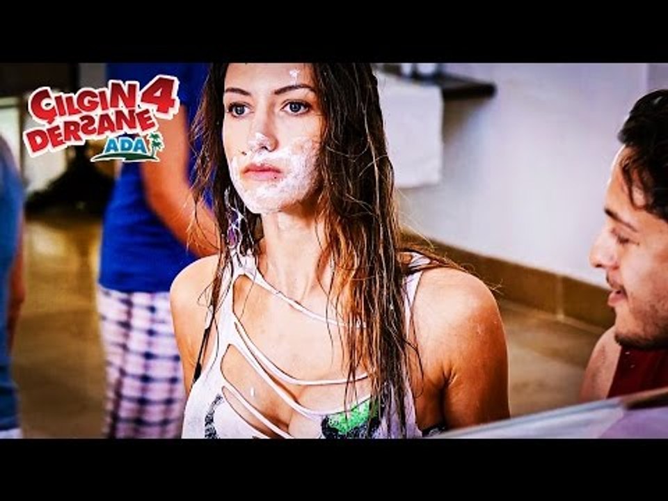 Çılgın Dersane 4: ADA - Açık Büfeye Hücum